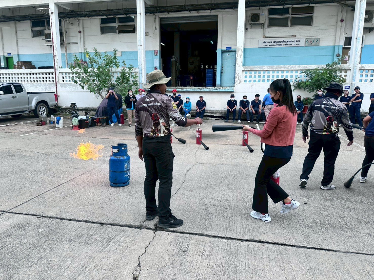 อบรม และซ้อมอพยบหนีไฟ